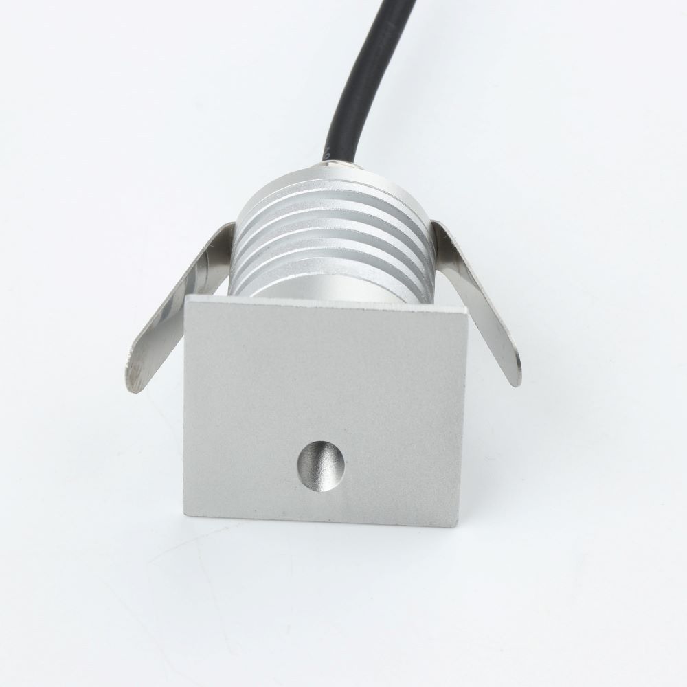 1W square polarized step light